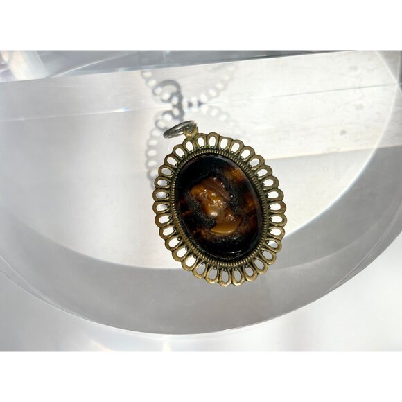 Vintage Tortoise Colored Baroness Victorian Cameo Pendant - Picture 6 of 7